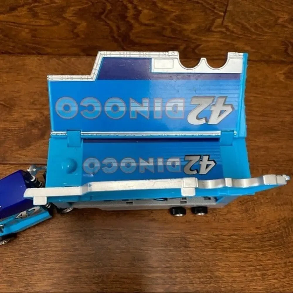 DISNEY PIXAR Cars Vintage Dinoco Cal Weathers Hauler Semi Truck 42 - Picture 4 of 9